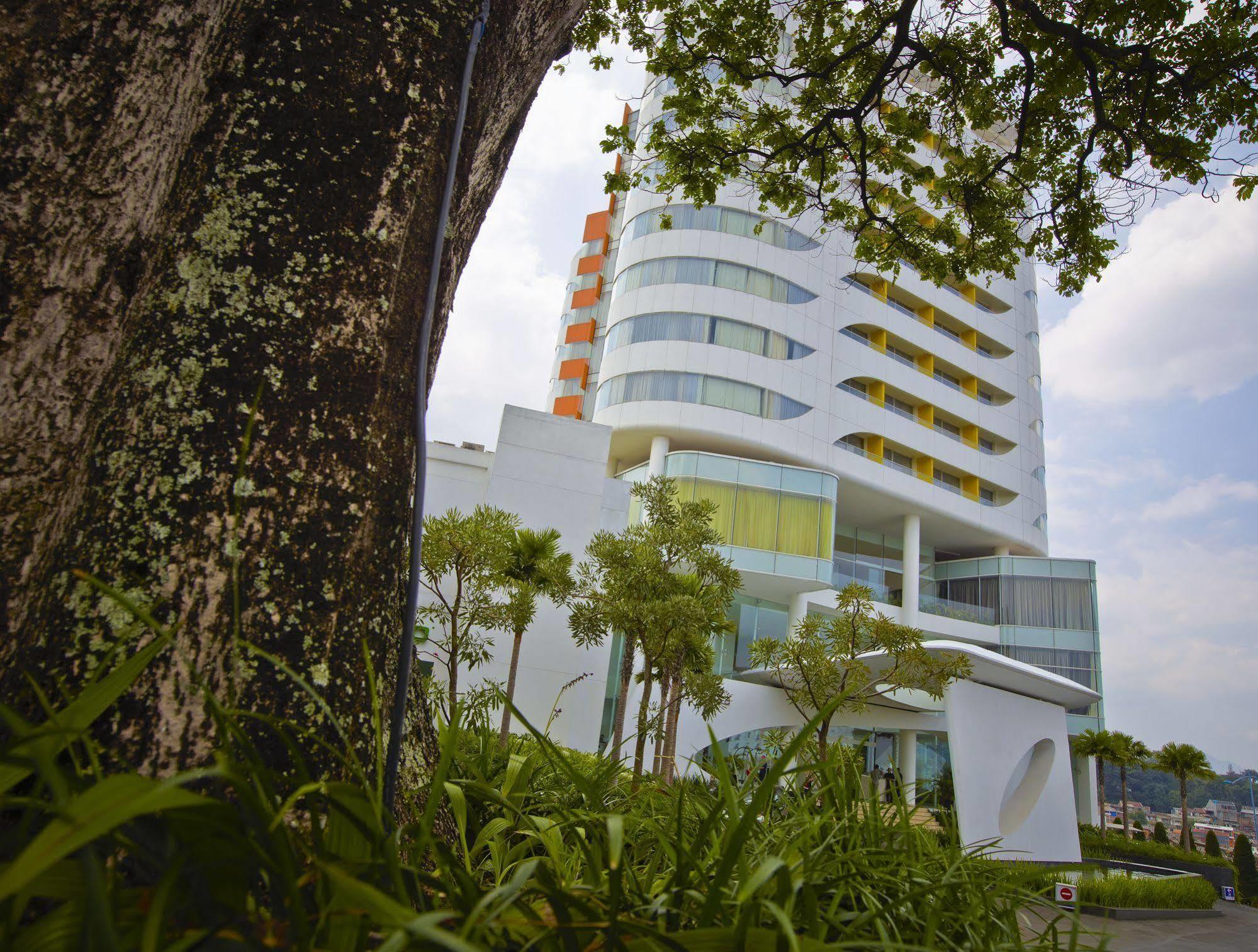 Sensa Hotel Bandung Exterior foto